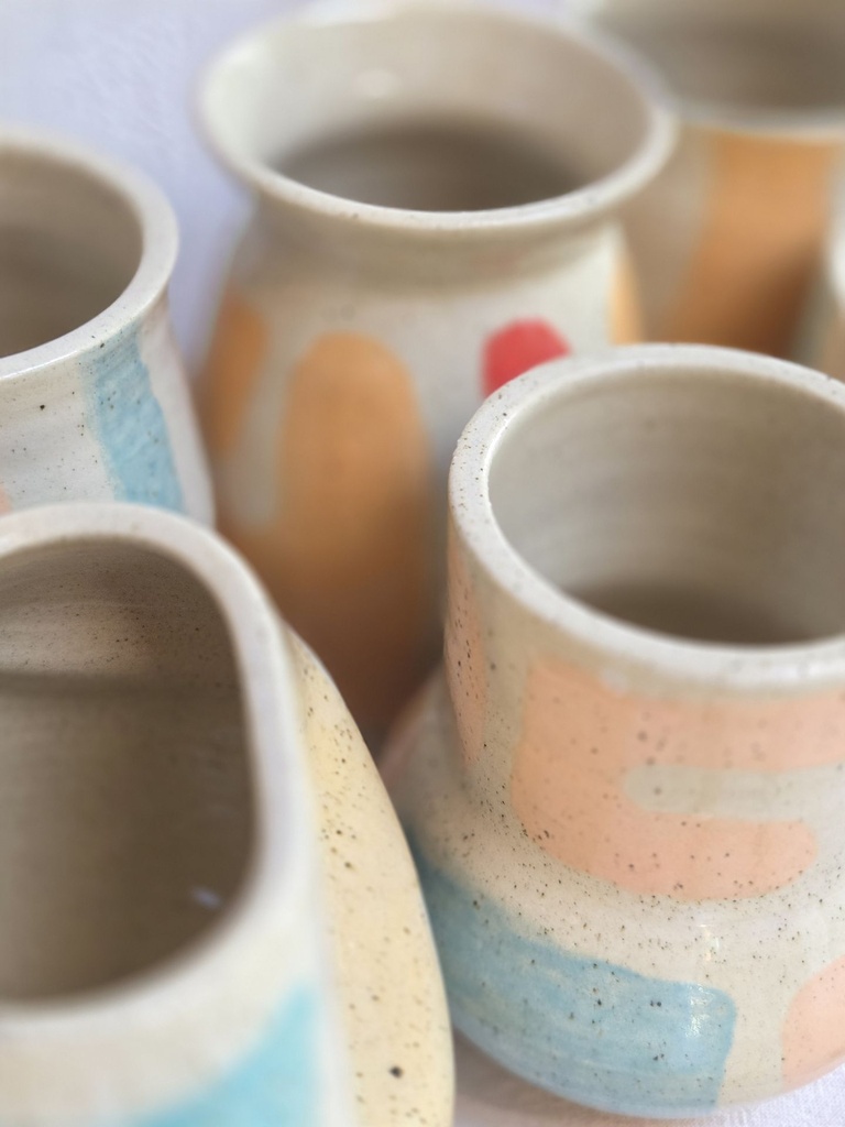 vue d'ensemble vases atelier dune d'argile (1).jpg